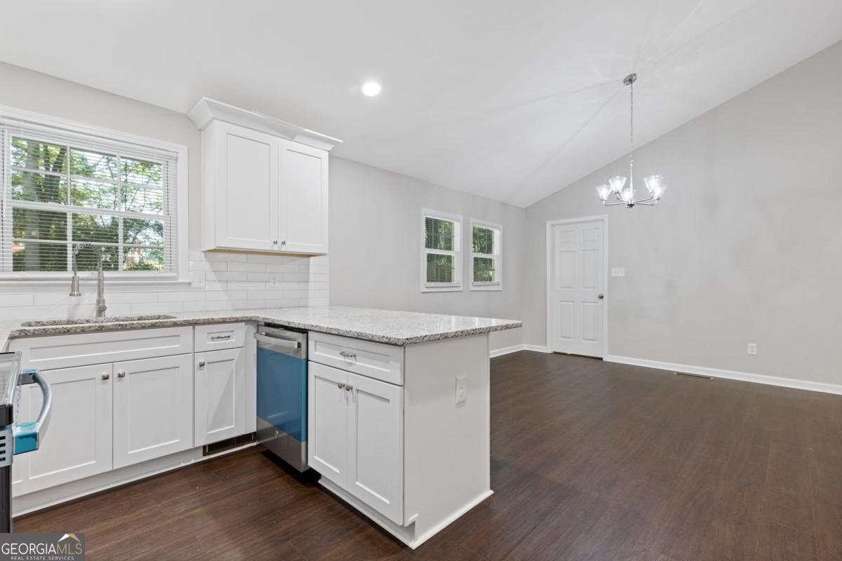 4583 Woodlake Lane Conyers - Photo 12