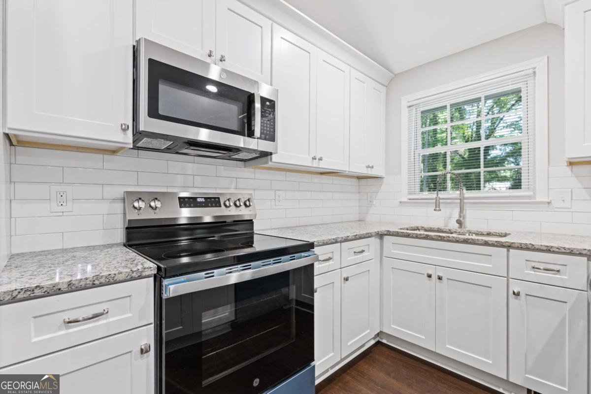 4583 Woodlake Lane Conyers - Photo 13