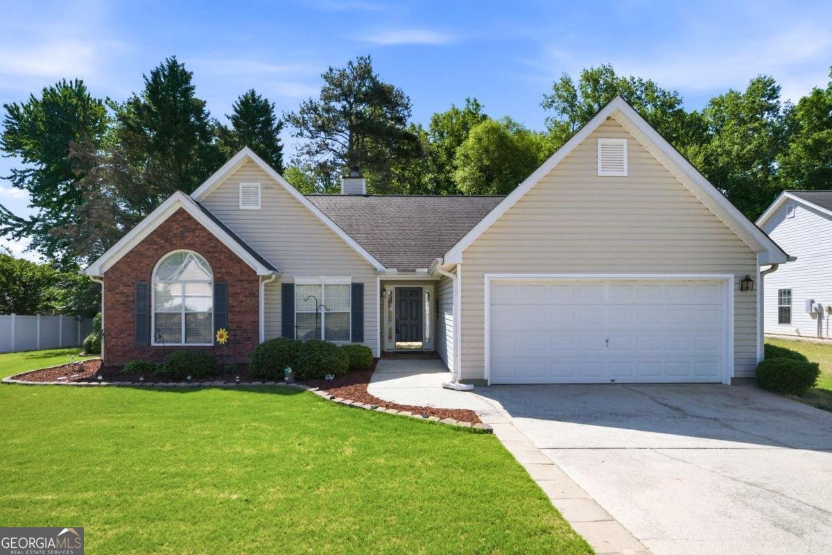 3289 Hampton Trace Court Buford - Photo 1