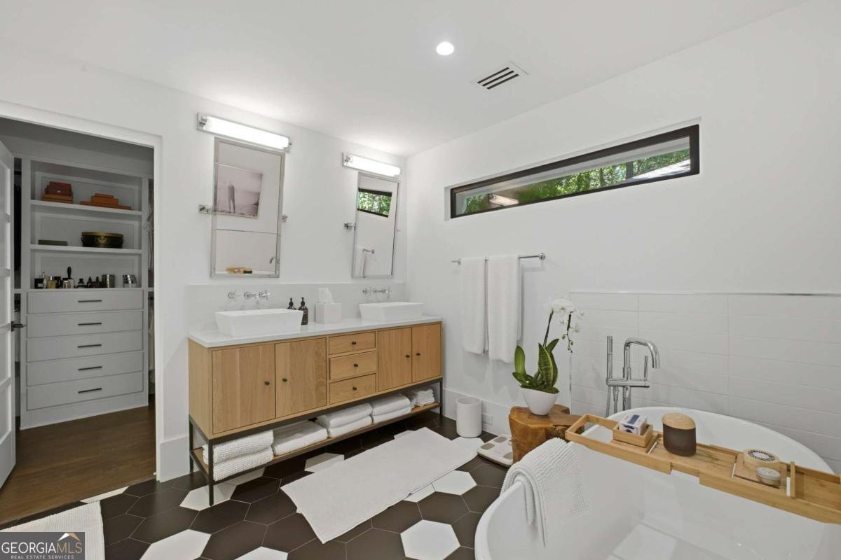 538 Spring Valley Road Atlanta - Photo 32