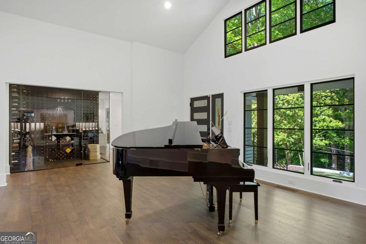 538 Spring Valley Road Atlanta - Photo 6