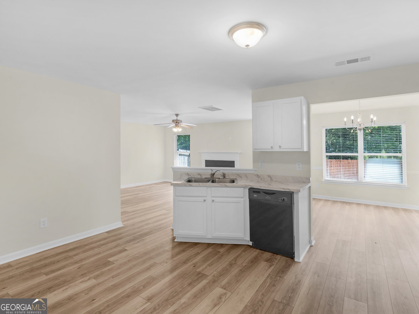 7228 Mountain Laurel Way Stockbridge - Photo 13