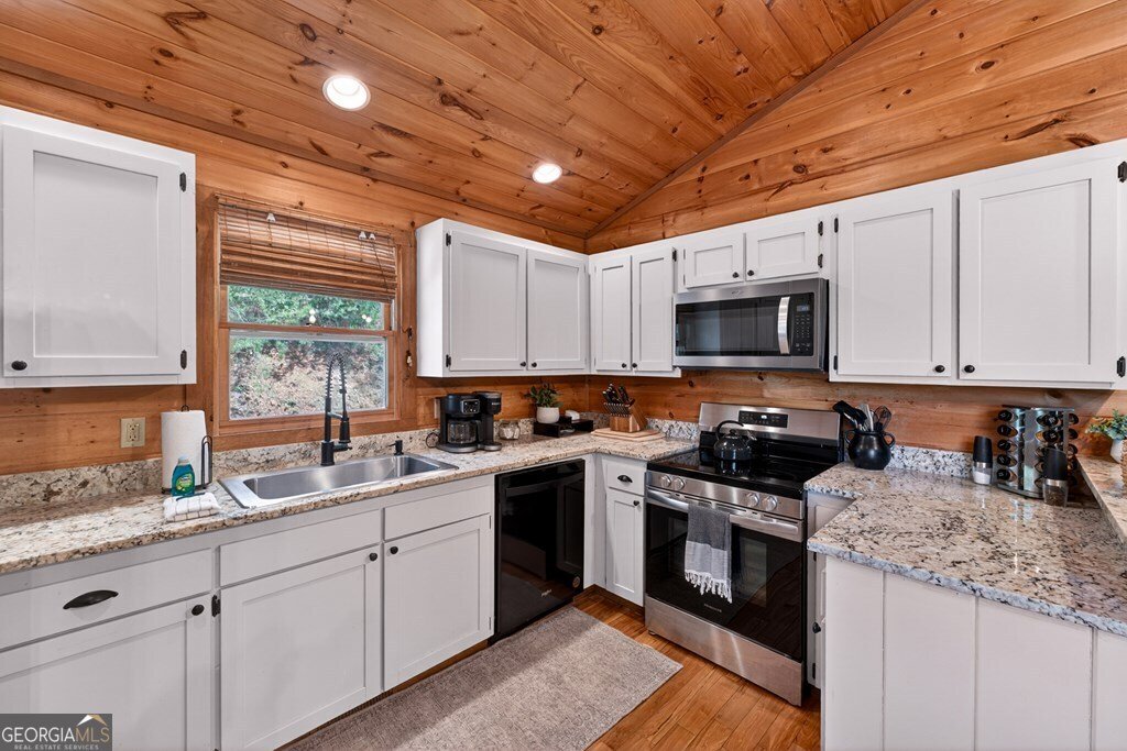 564 Weaver Creek Lane Blue Ridge - Photo 11