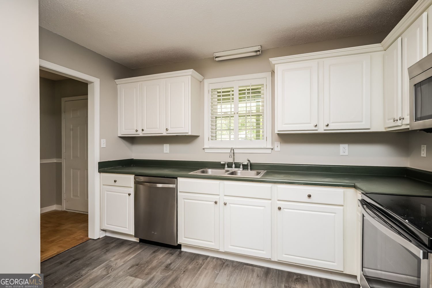 701 Derek Place Locust Grove - Photo 9