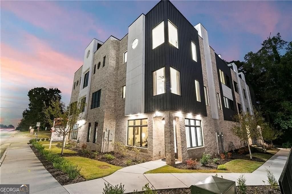 1962 8th Street Chamblee - Photo 1