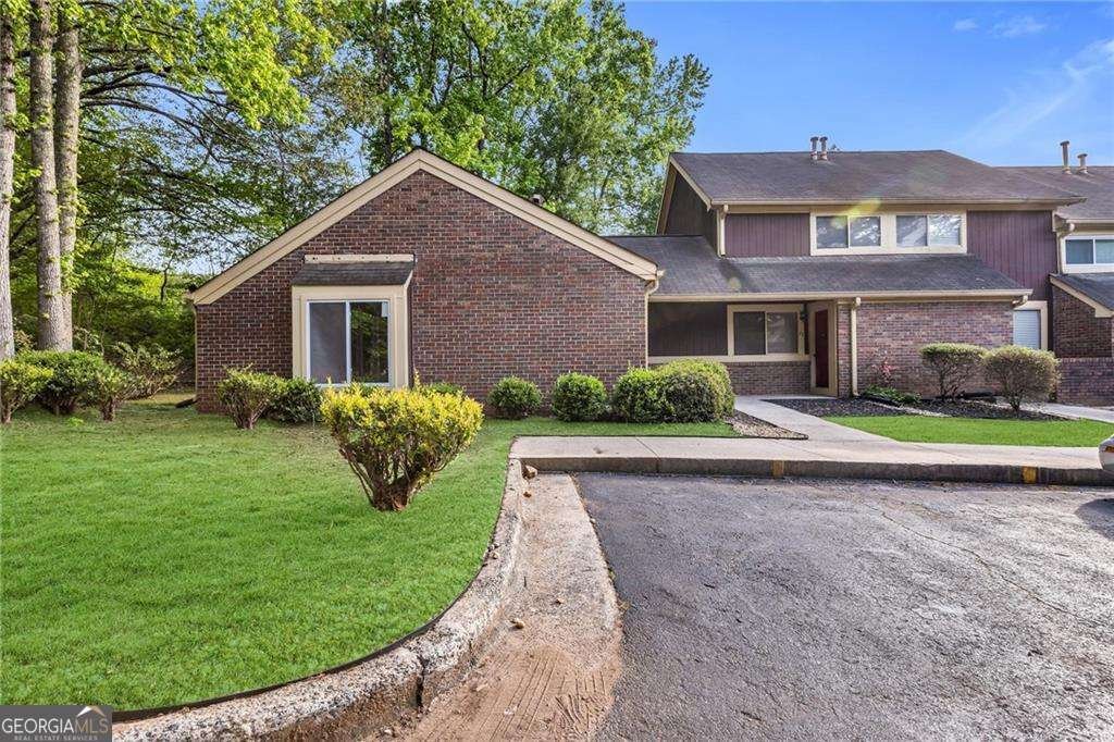 72 Country Place Court Alpharetta - Photo 1