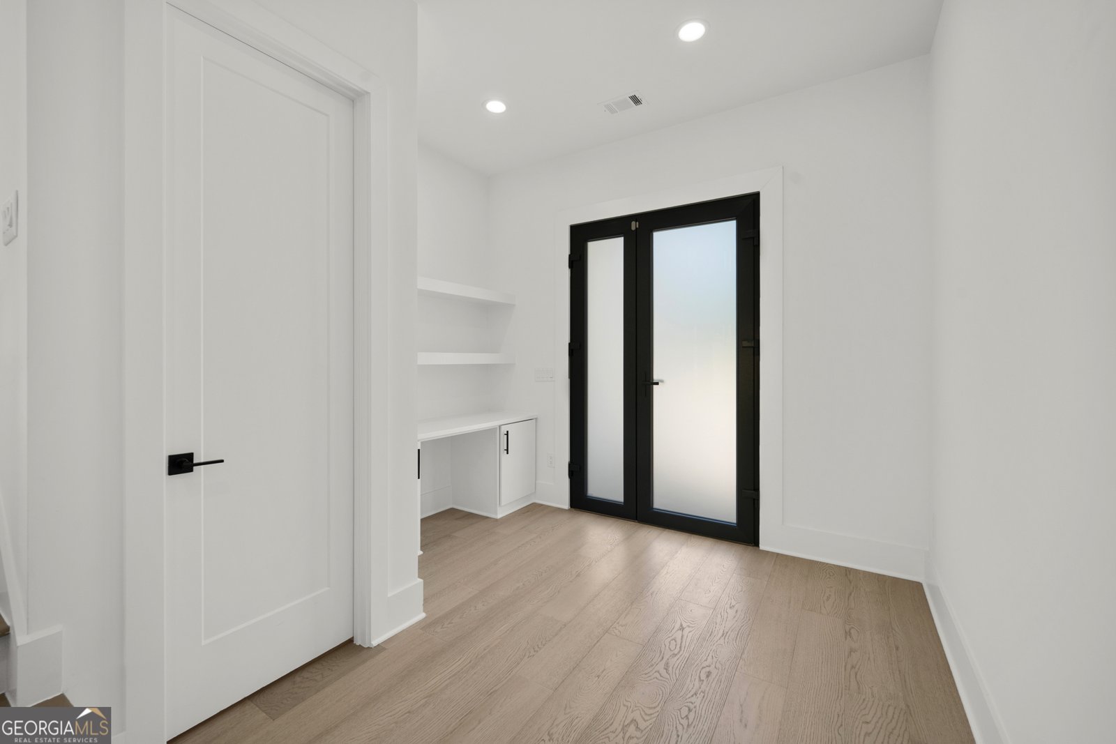 764 Riverside Road Sugar Hill - Photo 8