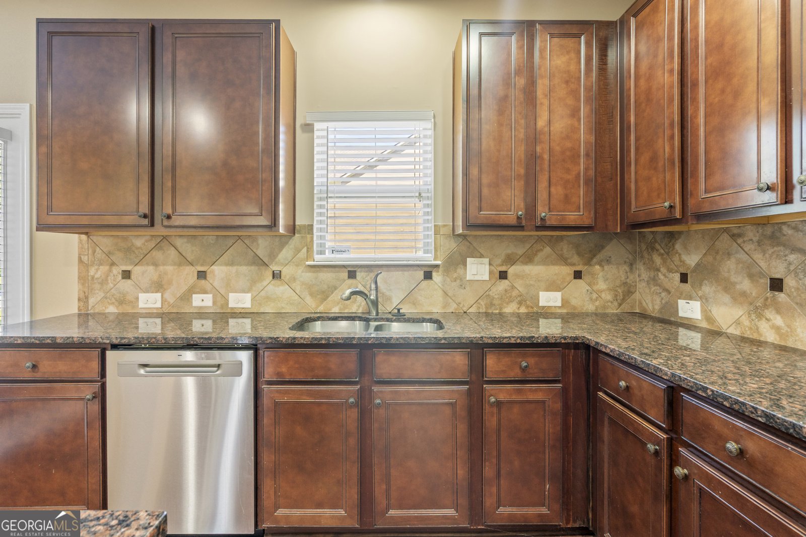 4228 Woods Creek Lane Suwanee - Photo 7