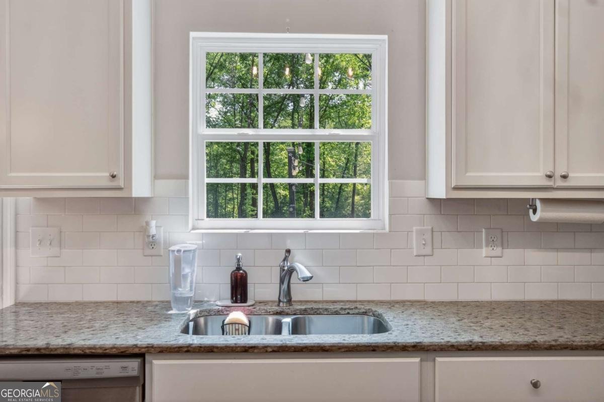 584 Tuxedo Drive Commerce - Photo 10