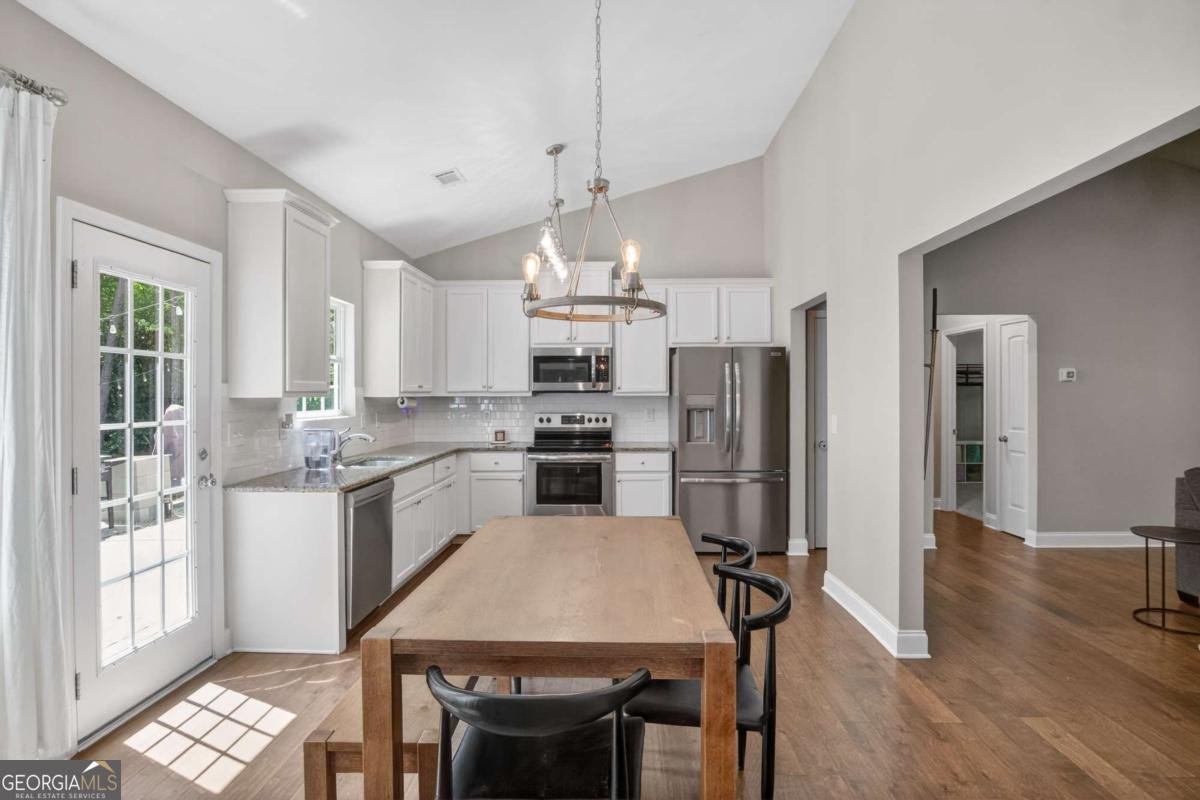 584 Tuxedo Drive Commerce - Photo 11