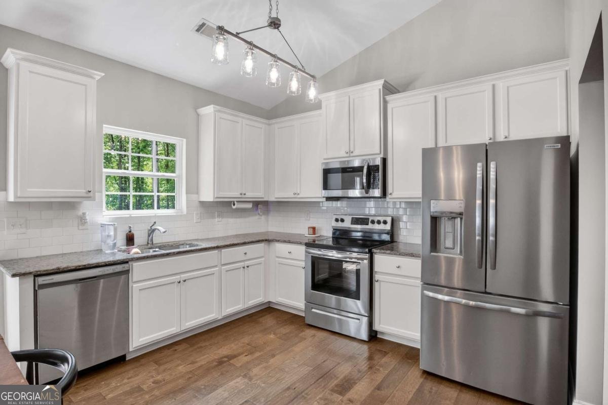 584 Tuxedo Drive Commerce - Photo 9