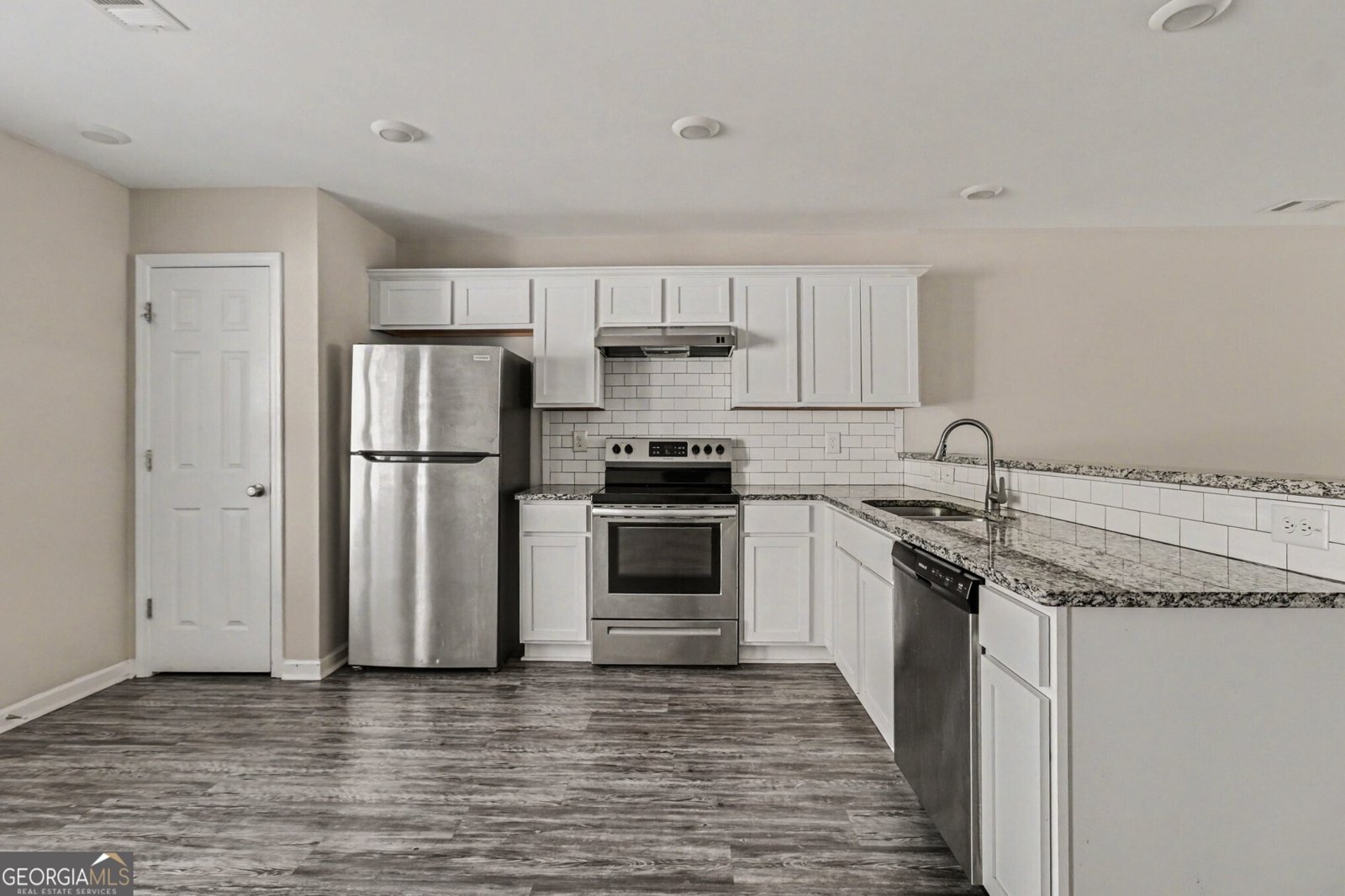 720 Keeshono Street Union City - Photo 16