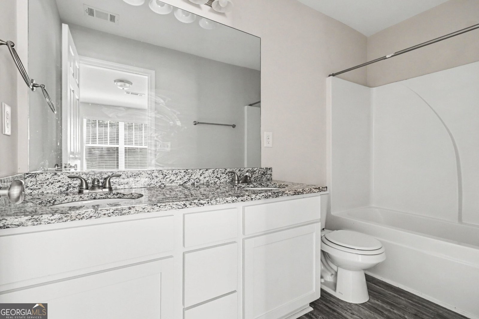 720 Keeshono Street Union City - Photo 6