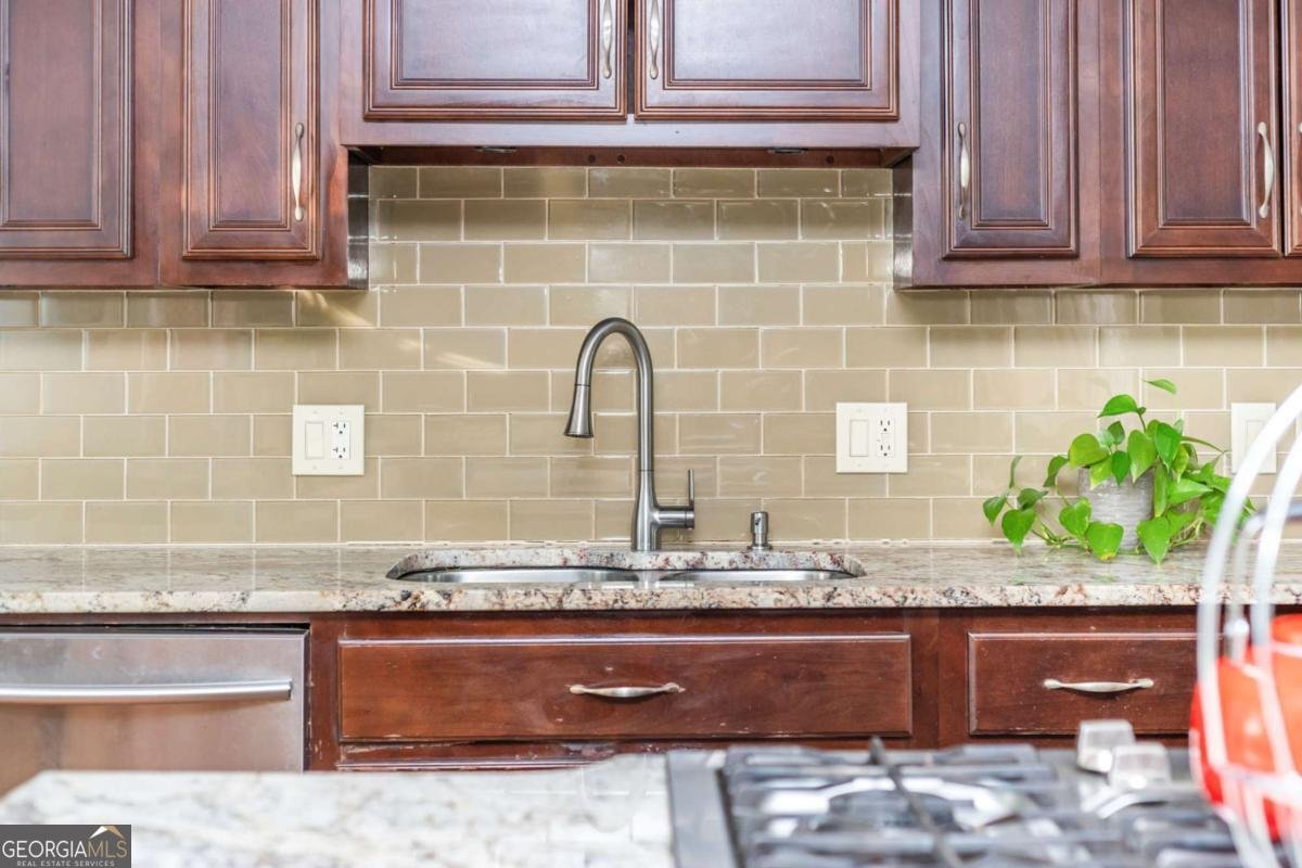 1664 Lilburn Stone Mountain Road Stone Mountain - Photo 35