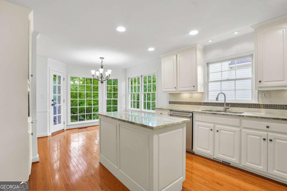 1566 Pine Creek Way Woodstock - Photo 12