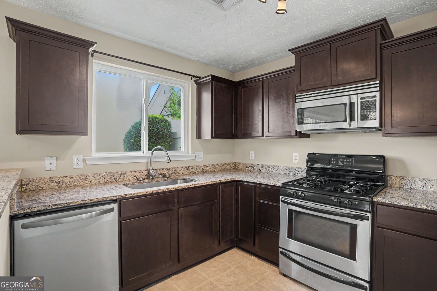 237 Hiawassee Drive Woodstock - Photo 11