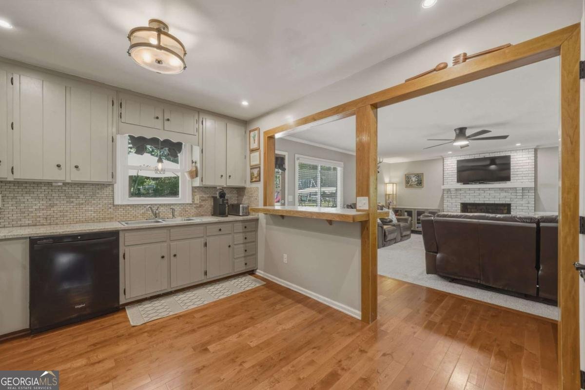 242 Lake Somerset Drive Marietta - Photo 15