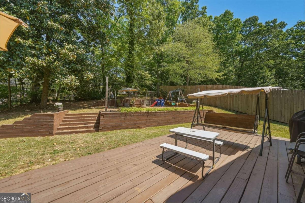 242 Lake Somerset Drive Marietta - Photo 17