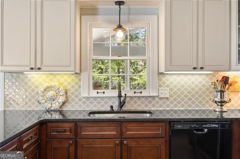 5351 Amhurst Drive Peachtree Corners - Photo 15