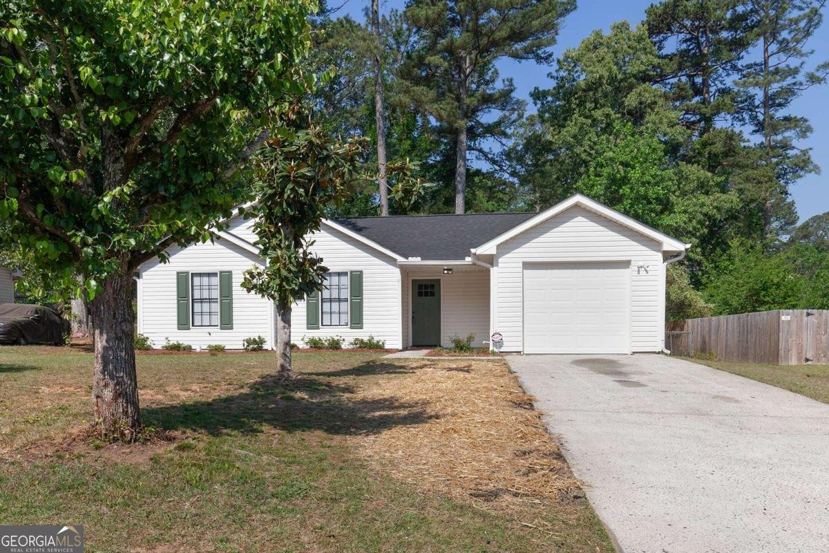 240 Chase Woods Circle Jonesboro - Photo 1