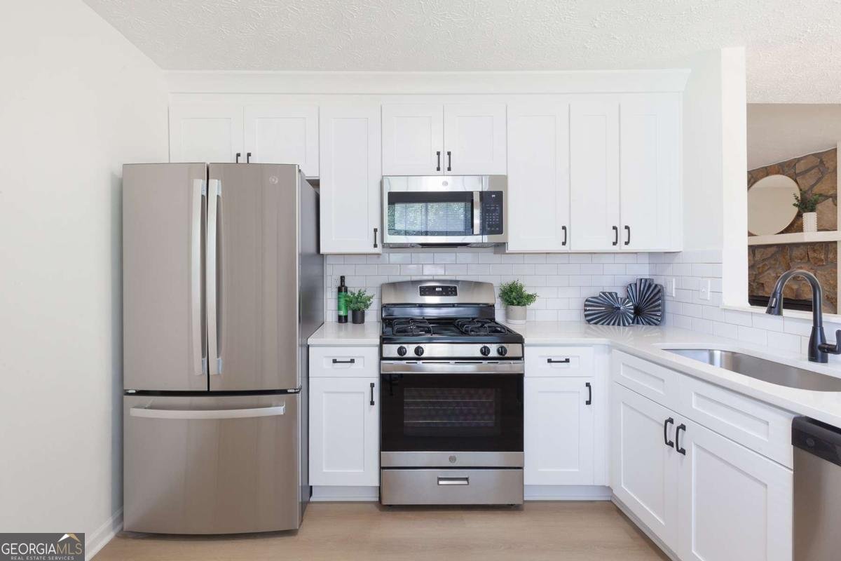 240 Chase Woods Circle Jonesboro - Photo 10