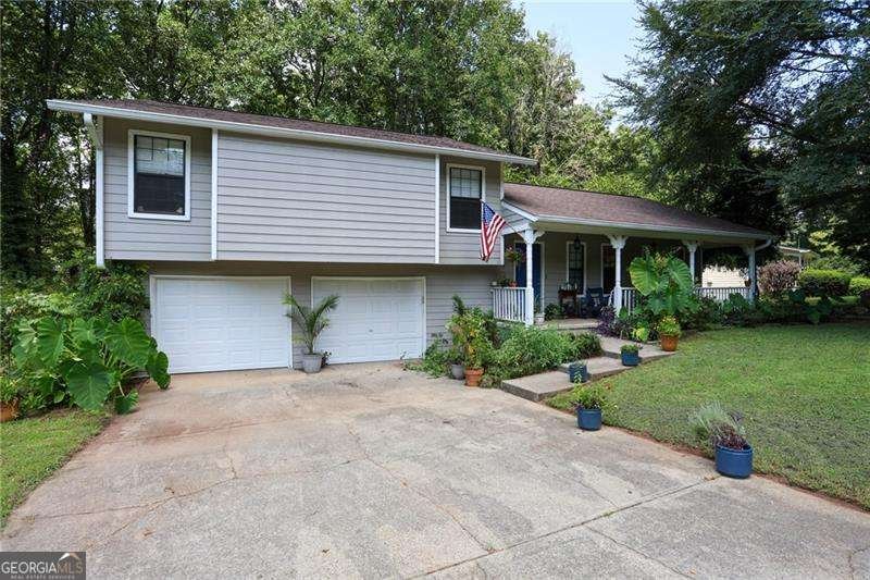 419 Creekside Lane Woodstock - Photo 1