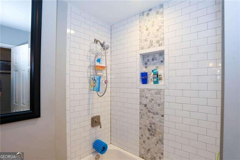 419 Creekside Lane Woodstock - Photo 13