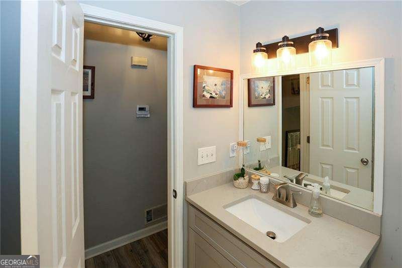 419 Creekside Lane Woodstock - Photo 14