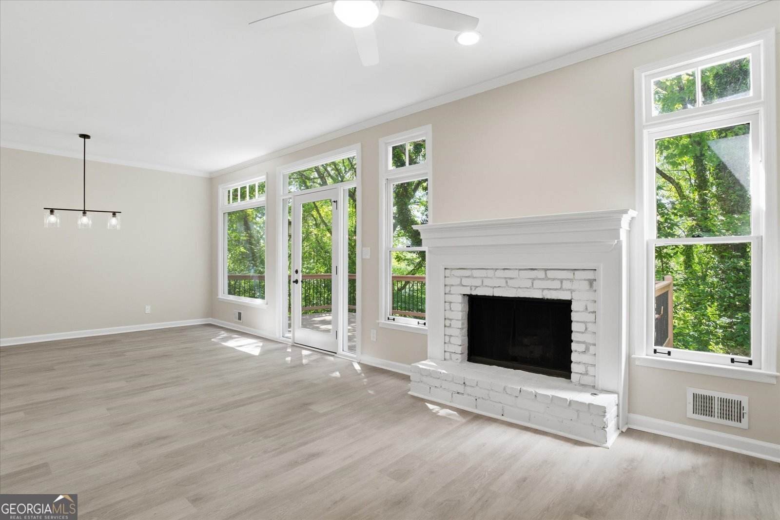 226 Riverview Trail Roswell - Photo 6