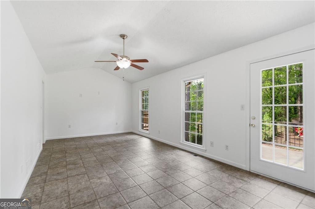 549 Joann Avenue Austell - Photo 12