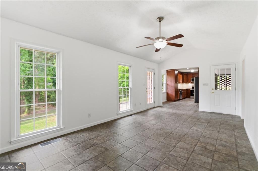 549 Joann Avenue Austell - Photo 9