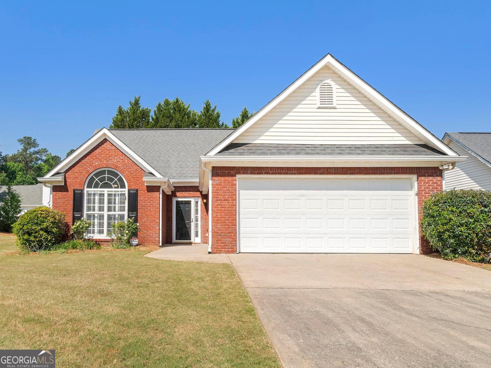 295 Cloverwood Drive Fayetteville - Photo 1