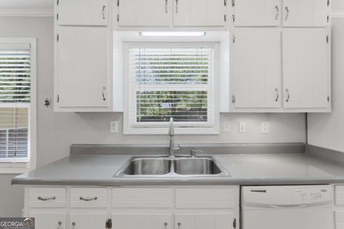 5642 Breezy Court Lilburn - Photo 17