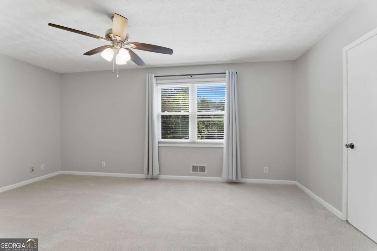 5642 Breezy Court Lilburn - Photo 23