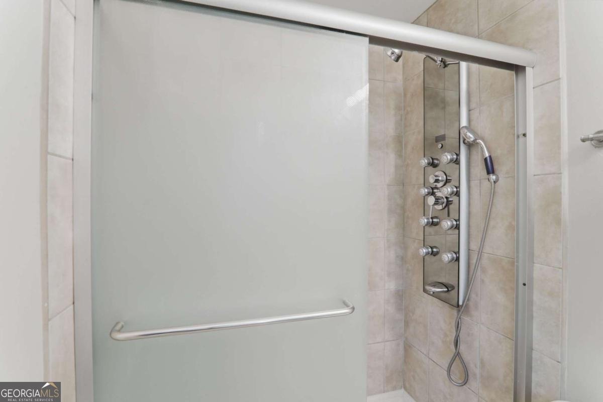 5642 Breezy Court Lilburn - Photo 27