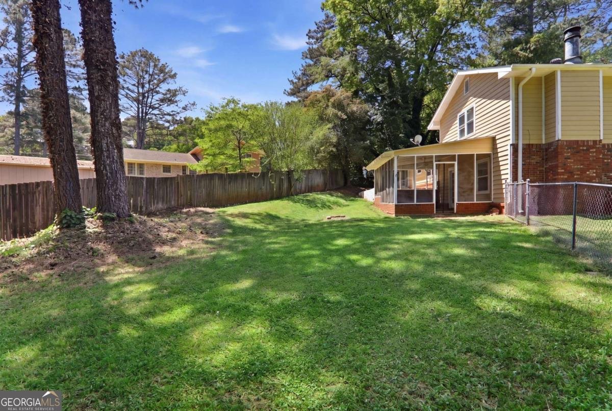 5642 Breezy Court Lilburn - Photo 33