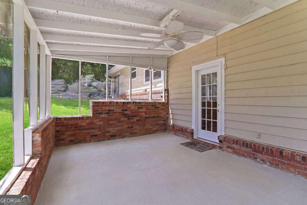 5642 Breezy Court Lilburn - Photo 34