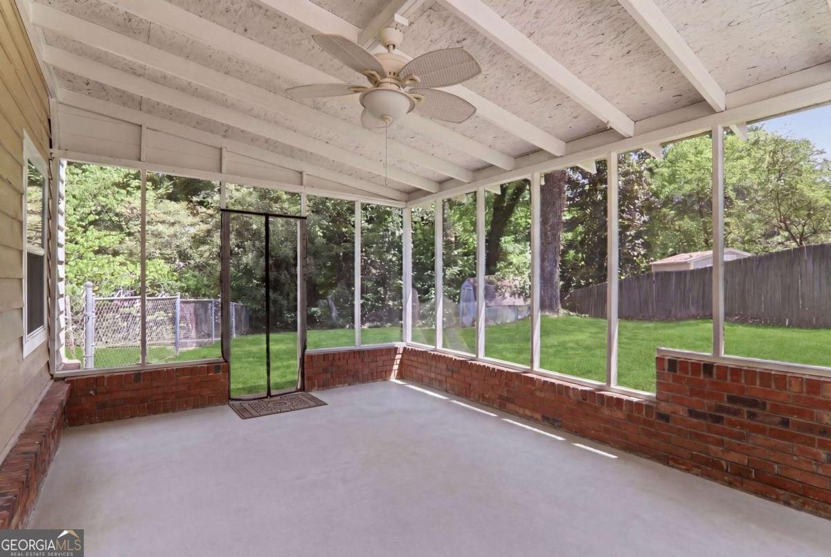 5642 Breezy Court Lilburn - Photo 36