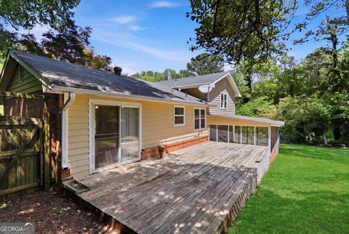 5642 Breezy Court Lilburn - Photo 37