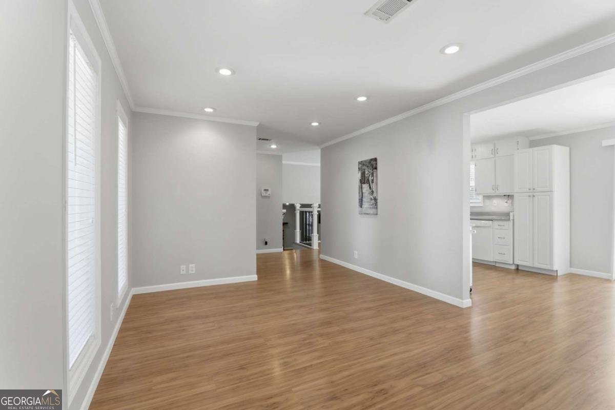 5642 Breezy Court Lilburn - Photo 6