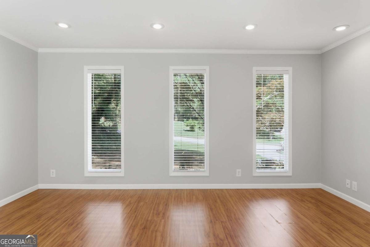 5642 Breezy Court Lilburn - Photo 8