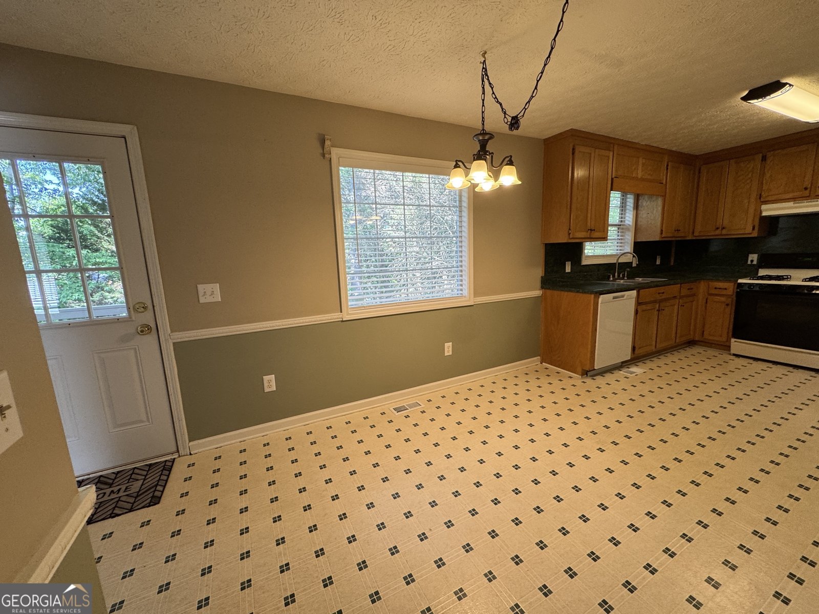 523 Cherokee Overlook Court Canton - Photo 10