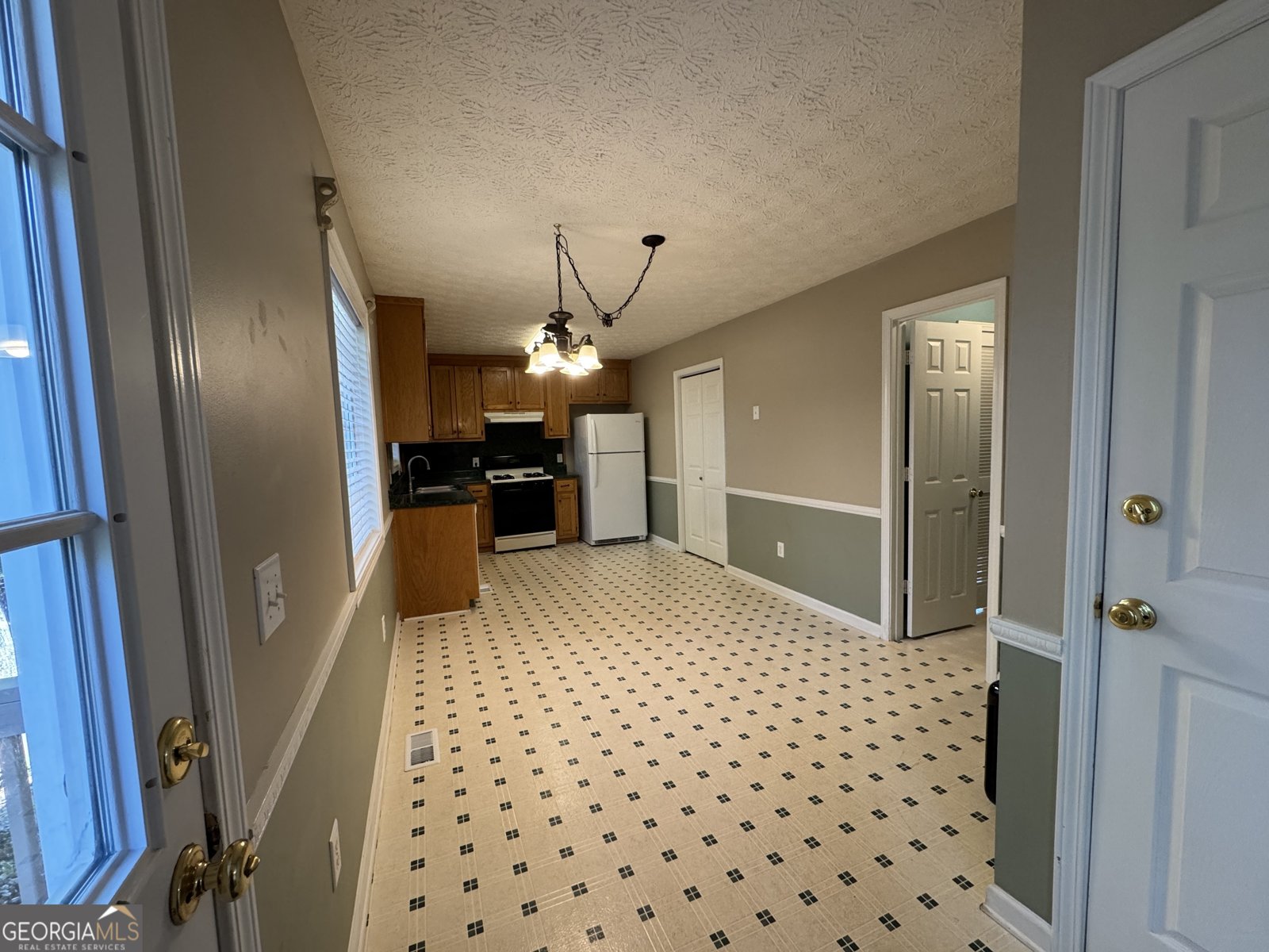 523 Cherokee Overlook Court Canton - Photo 8