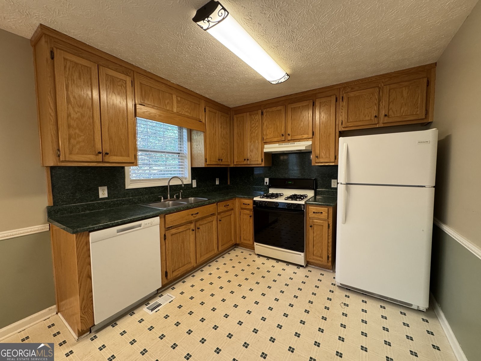 523 Cherokee Overlook Court Canton - Photo 9