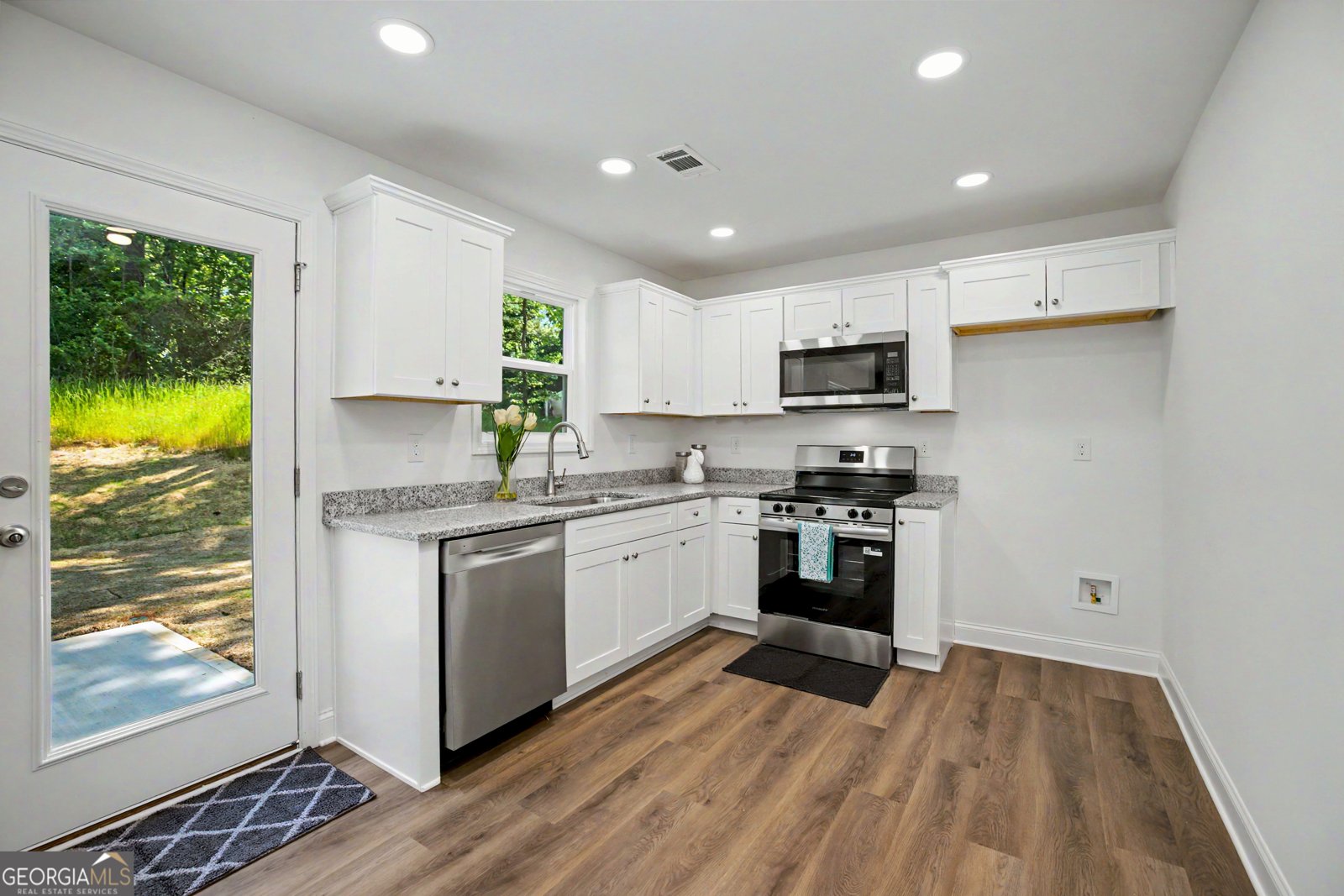 407 Barnetts Bridge Road Jackson - Photo 13