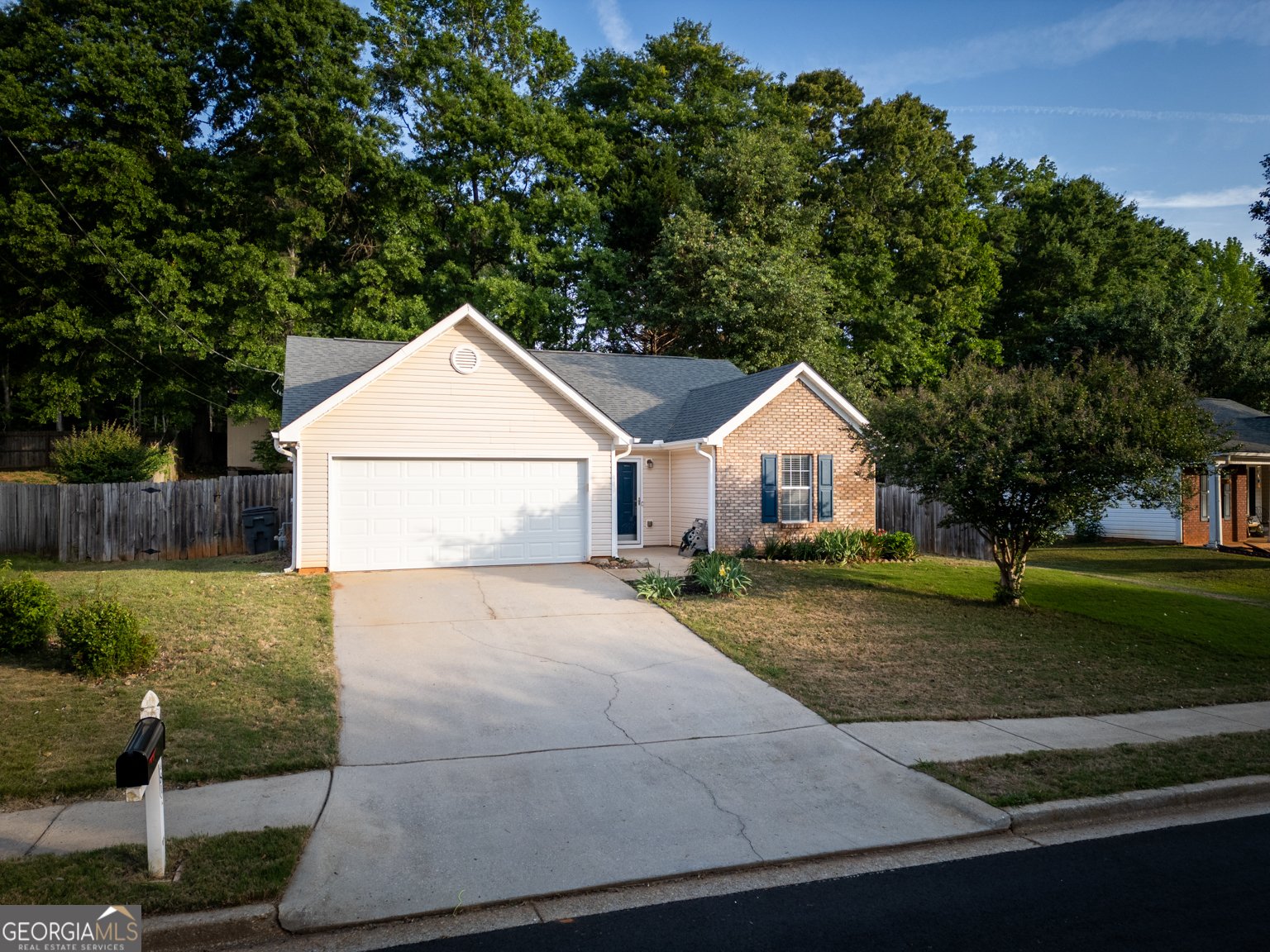 481 Sarahs Lane Locust Grove - Photo 1