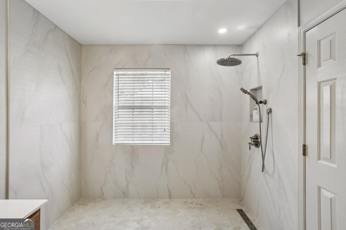 3758 Chattahoochee Summit Drive Atlanta - Photo 11