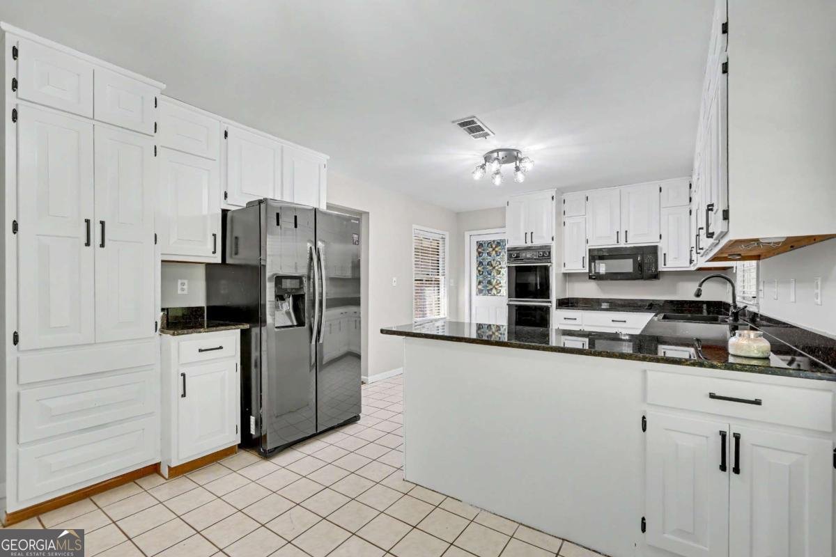 3154 Spring Lake Drive Conyers - Photo 9