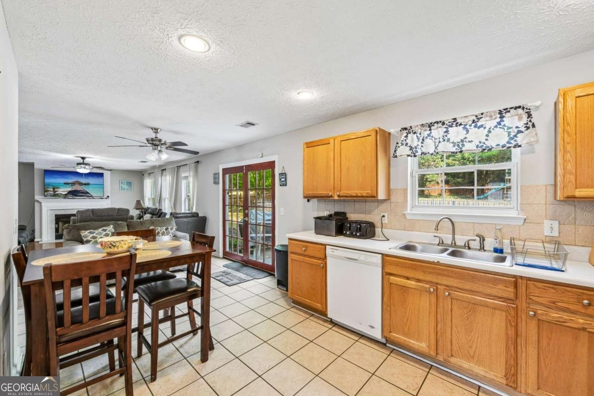 441 Crested View Drive Loganville - Photo 7