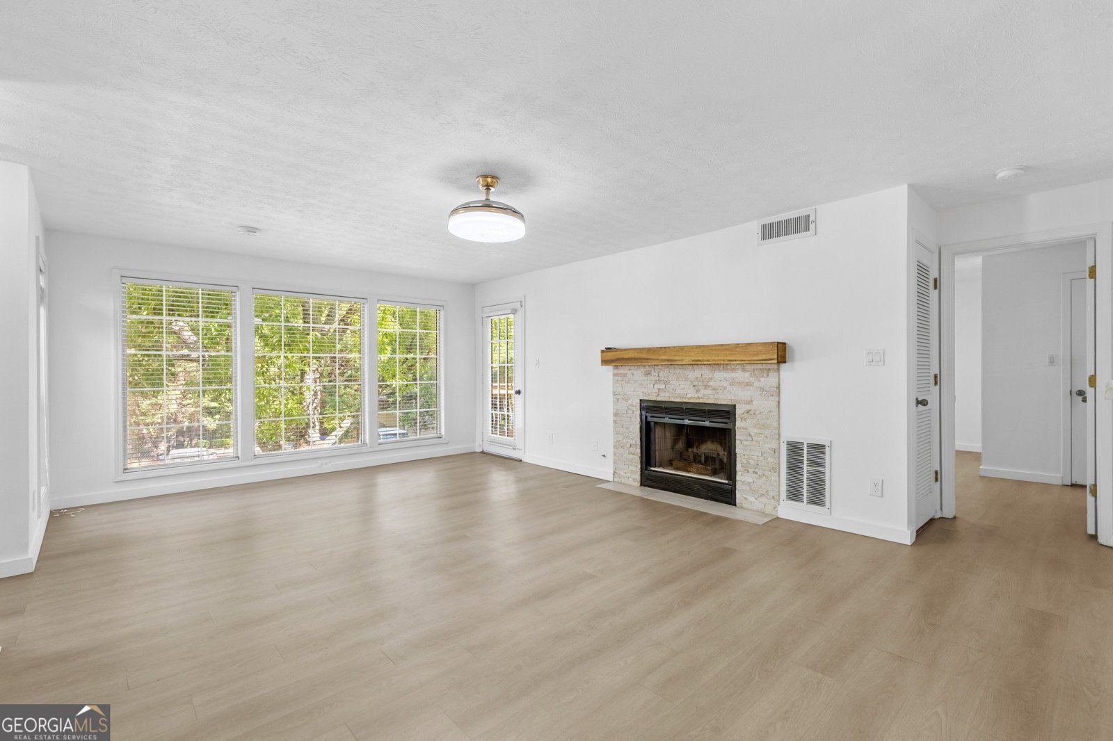 204 Berkeley Woods Drive Duluth - Photo 6